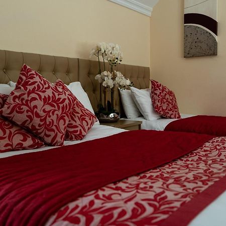 Brogans Bar & Hotel Трим Экстерьер фото
